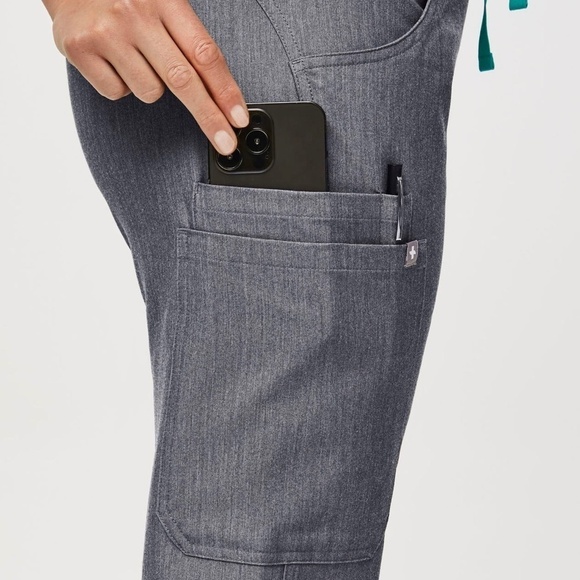 FIGS Kade XXL/T Technical Collection pants - Picture 4 of 15